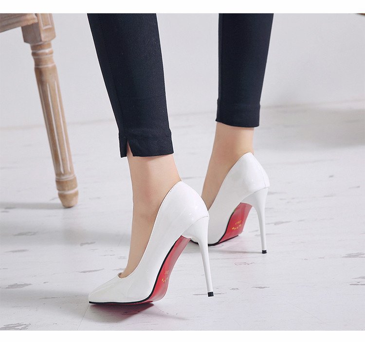 Tacones Altos de Punta Estrecha y Tacón Delgado de Goma